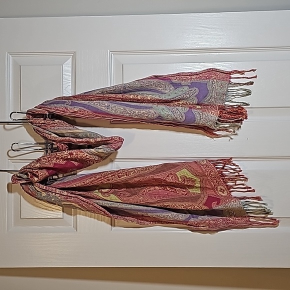 Vintage Indian Paisley Shawl Colorful Excellent Weight for Draping ~68x20 - Picture 1 of 5